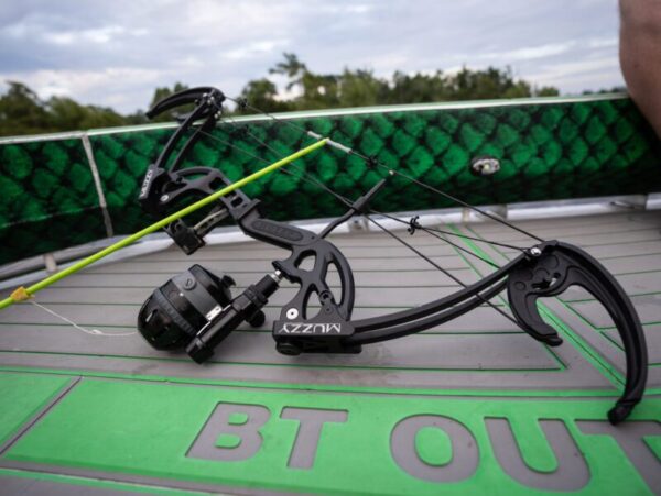 Muzzy Deviant Bow