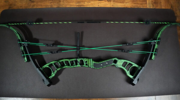 G-String Bowstrings Gnat Lever Bow - Image 2